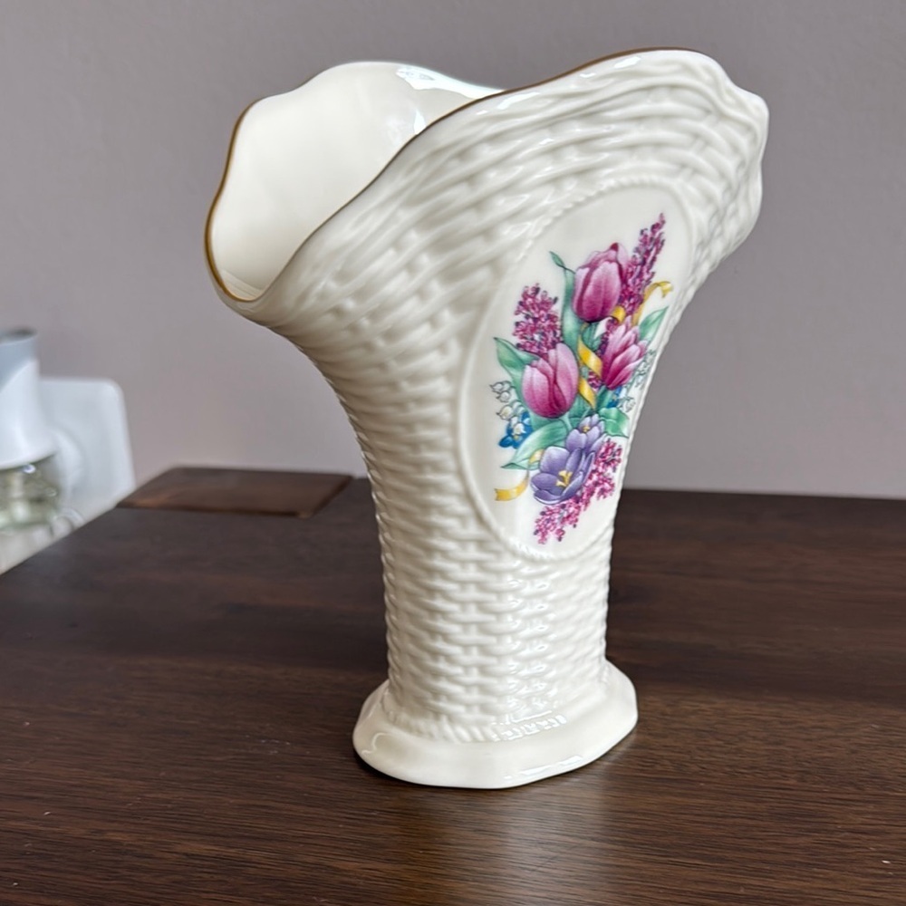 Lenox Floral Embossed Cream Vase - Picture 2 of 2